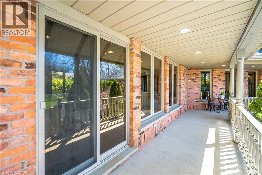 587 HILLCREST Road