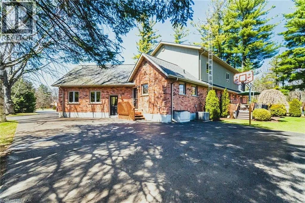 587 HILLCREST Road