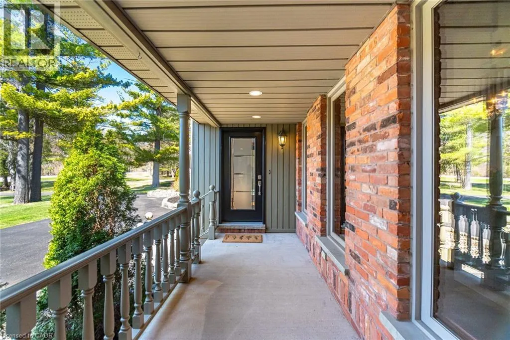 587 HILLCREST Road