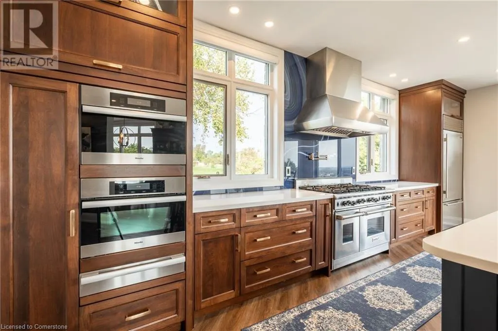 5500 STEELES Avenue W