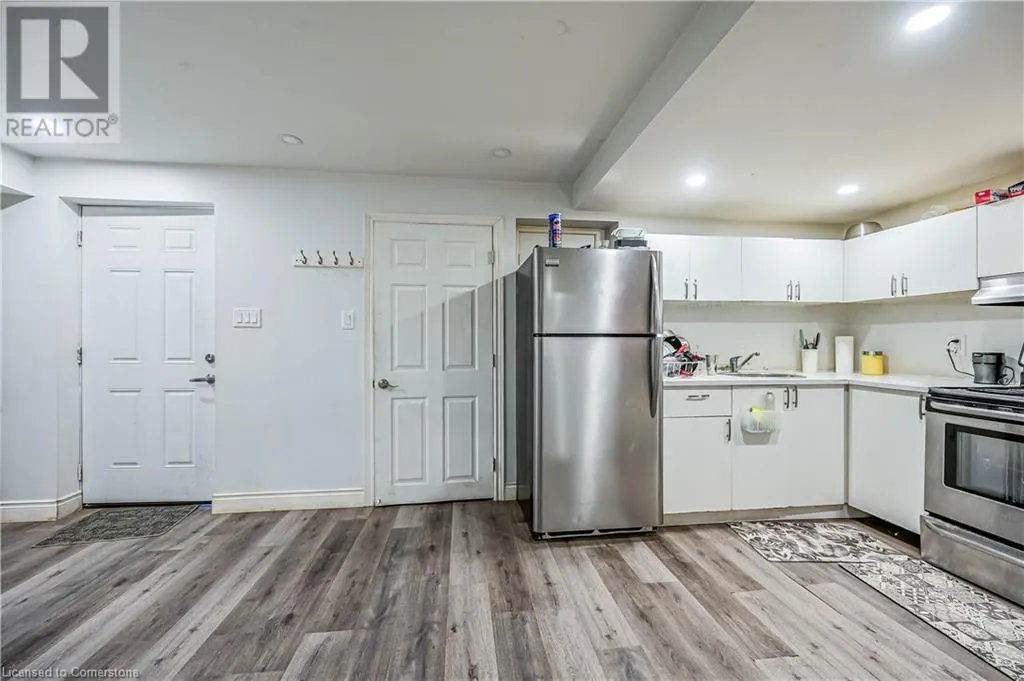 228 HIGHLAND Road W