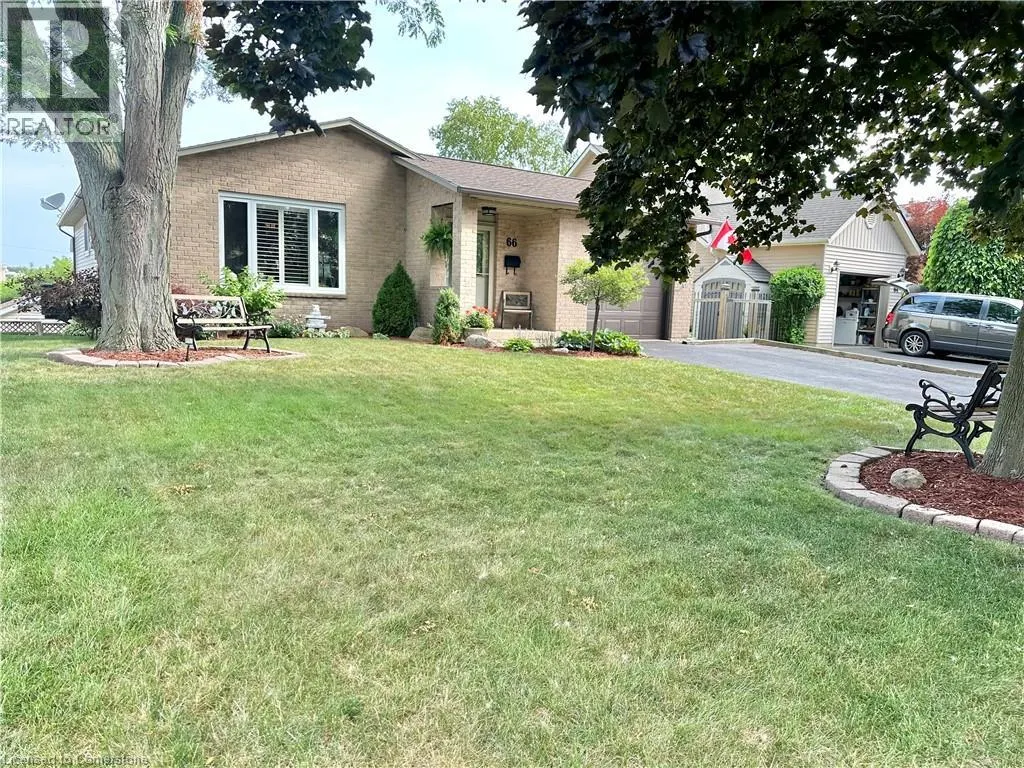 66 CRESTLYNN Crescent