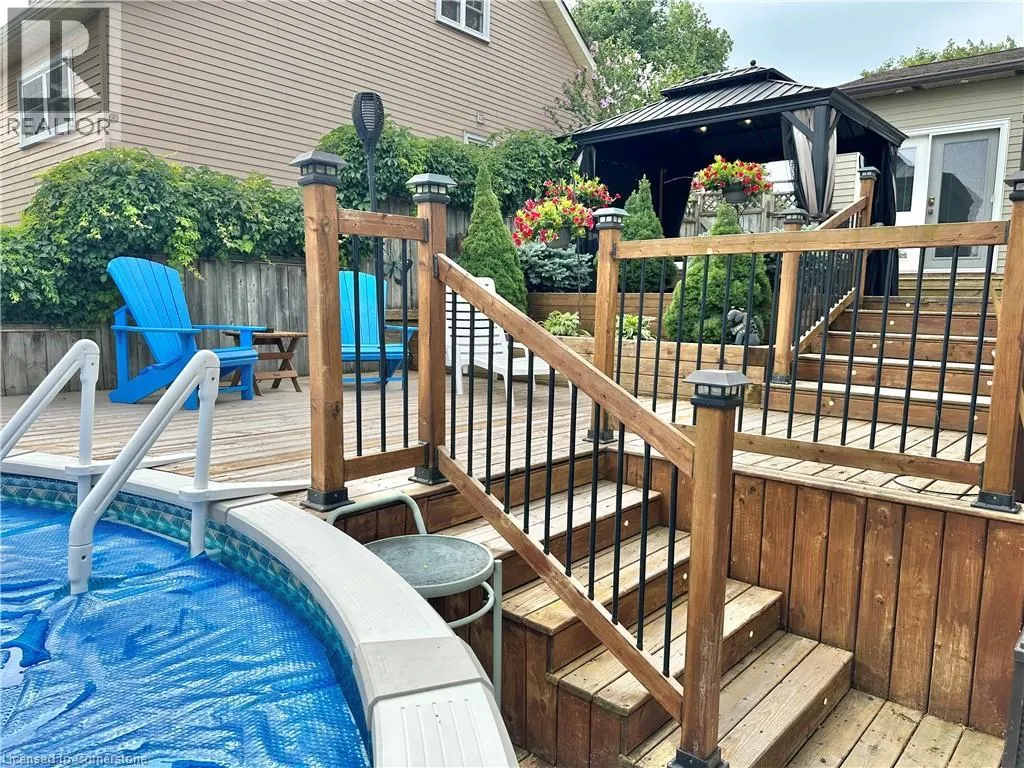66 CRESTLYNN Crescent