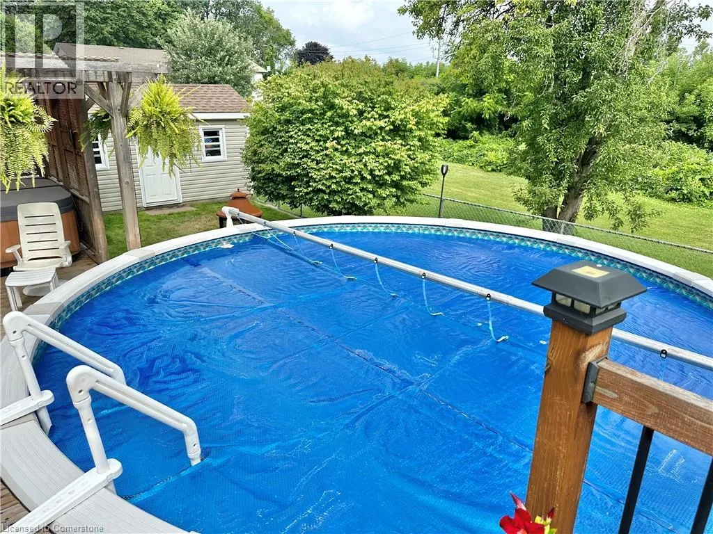 66 CRESTLYNN Crescent
