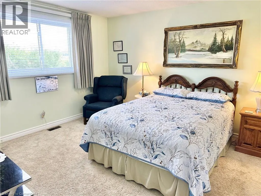 66 CRESTLYNN Crescent
