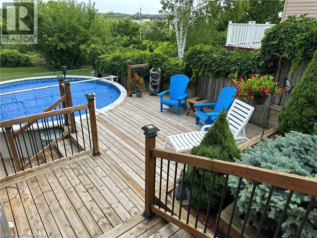 66 CRESTLYNN Crescent