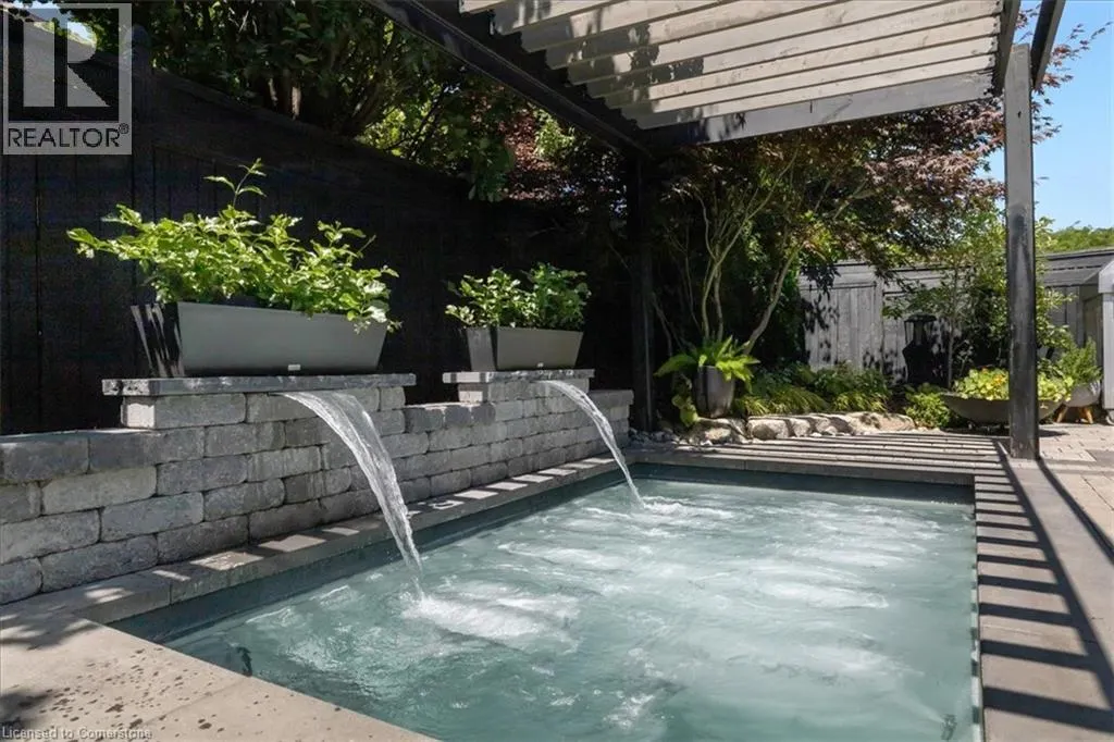 61 NISKA Drive