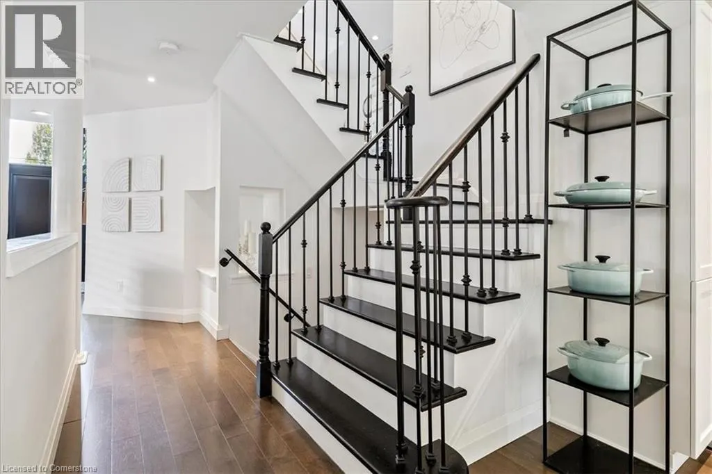 61 NISKA Drive