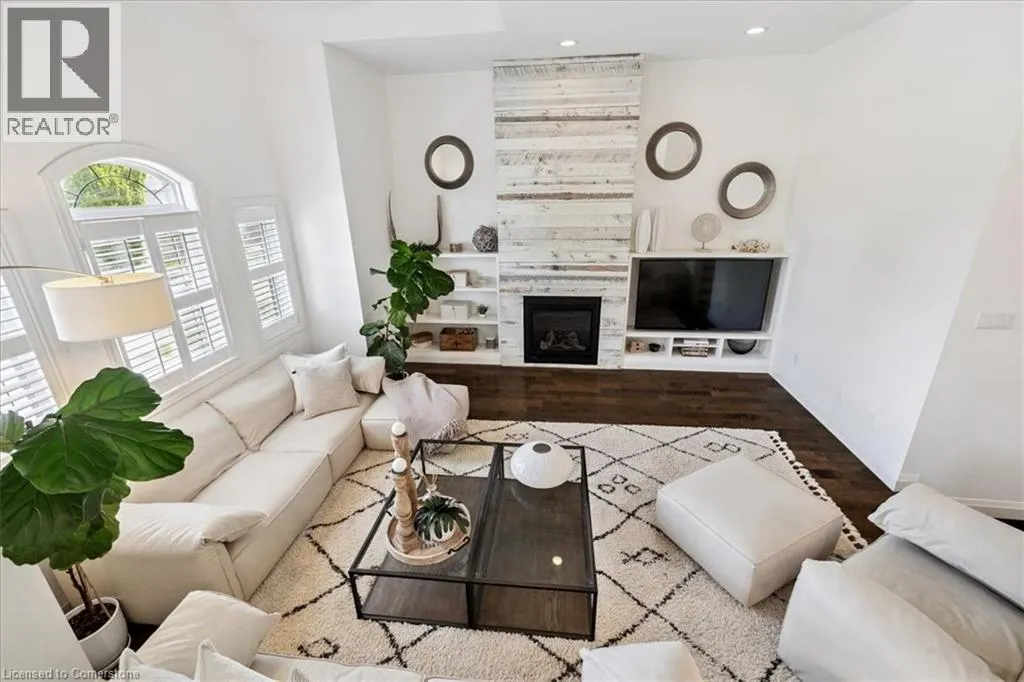 61 NISKA Drive
