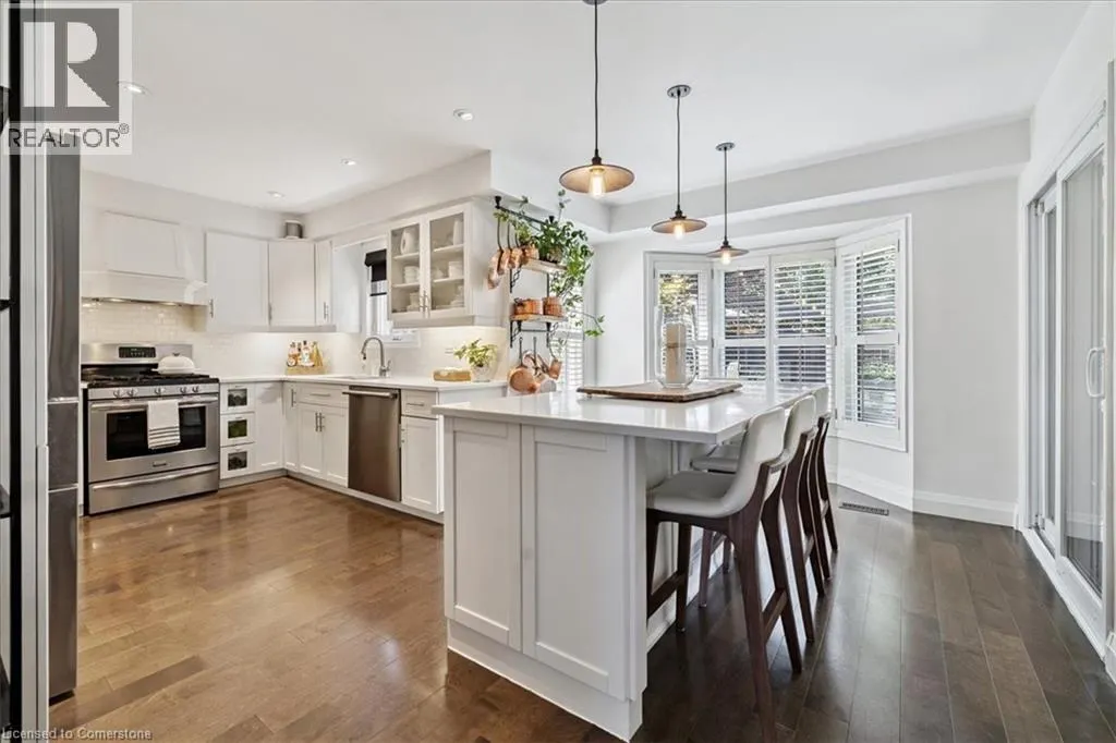 61 NISKA Drive