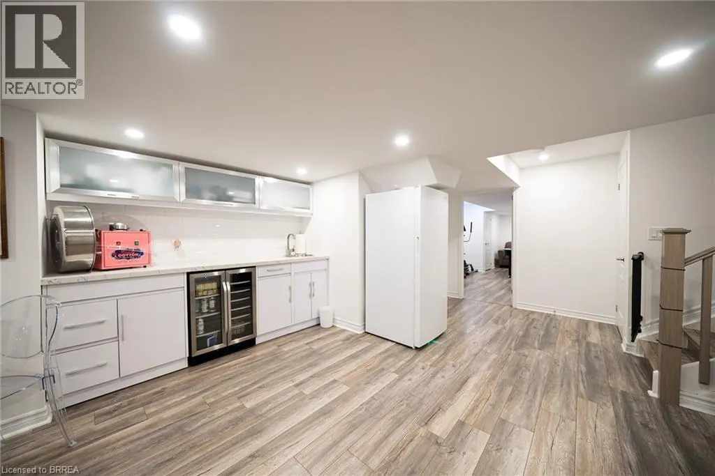 320 RAYMOND Road