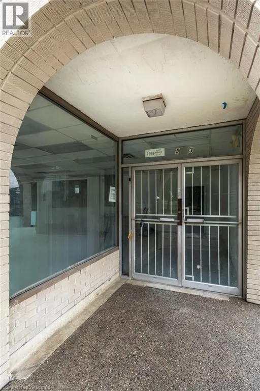 1583 MAIN Street E