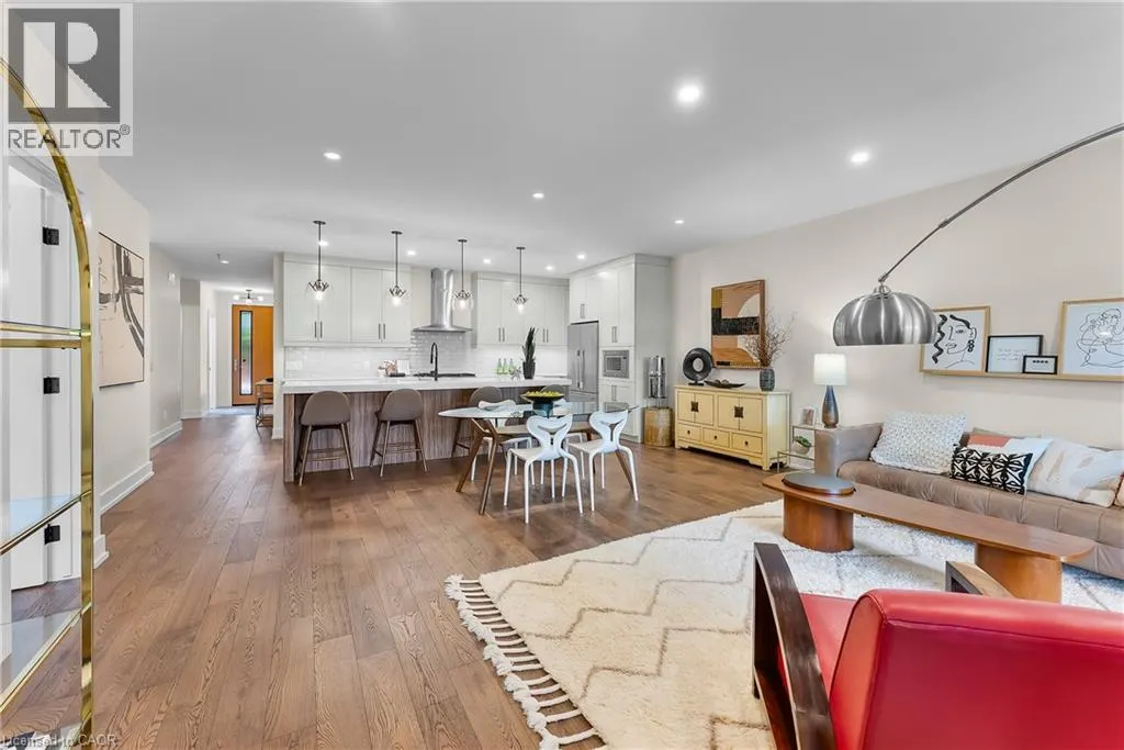 7 TALIESIN Trail