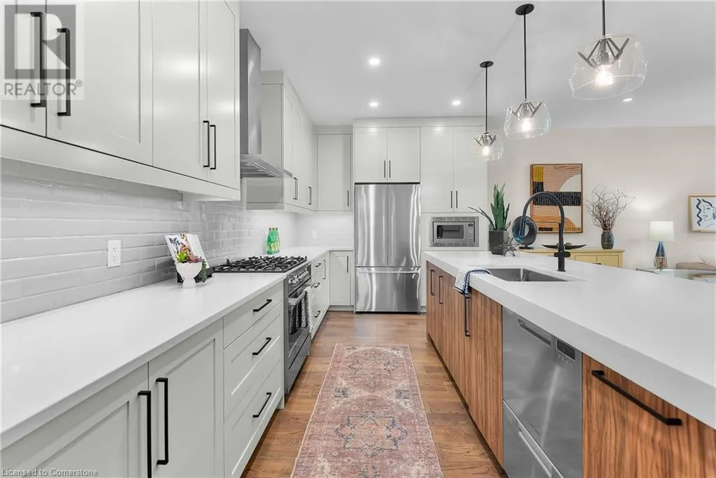 7 TALIESIN Trail