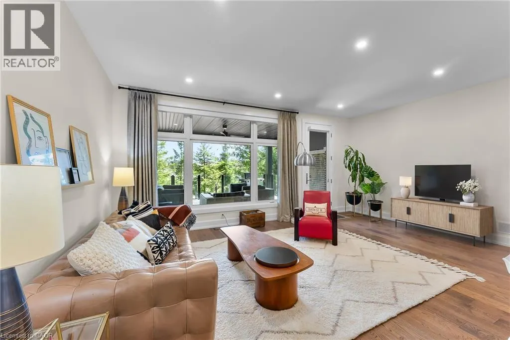 7 TALIESIN Trail
