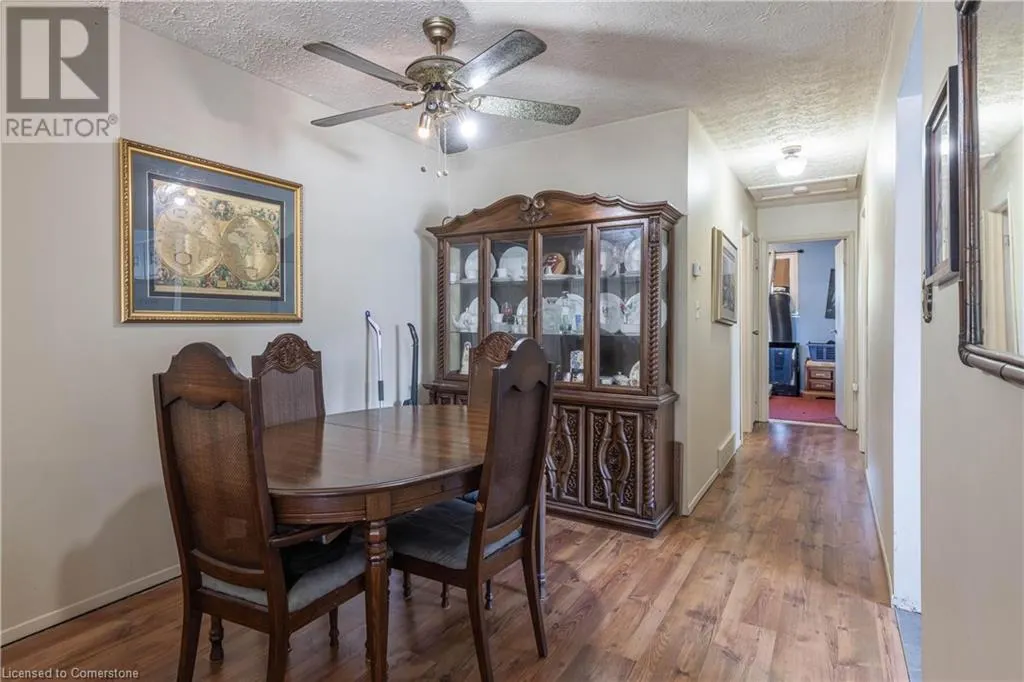 7709 RONNIE Crescent