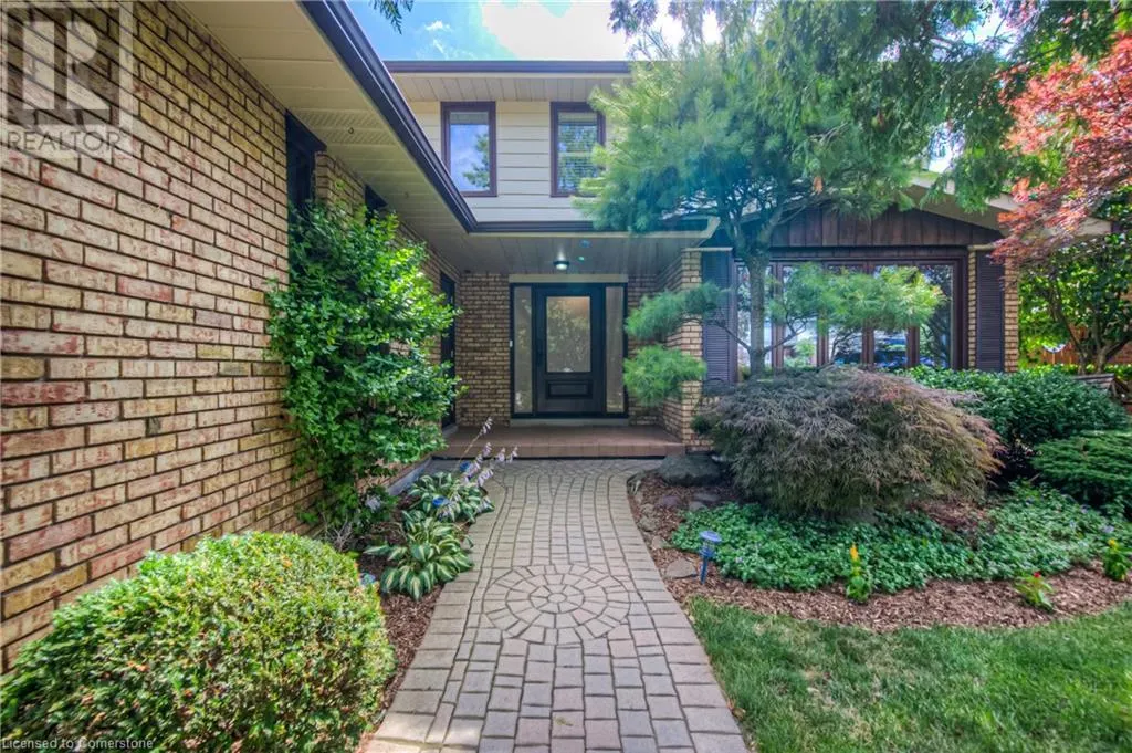 644 DONNA Court