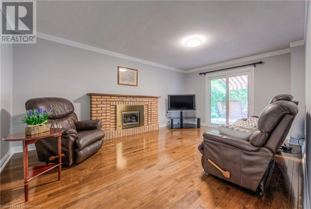 644 DONNA Court
