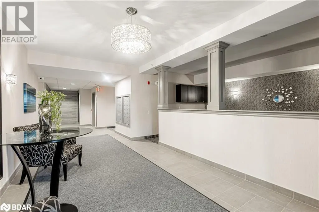 43 FERNDALE Drive S Unit# 305, #305