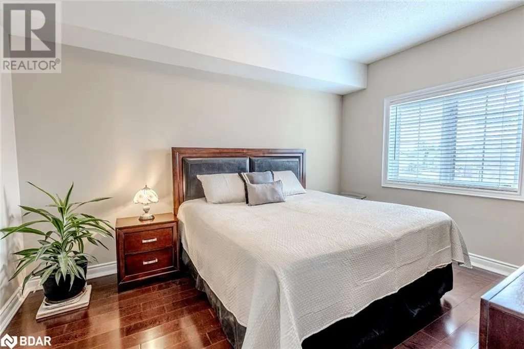43 FERNDALE Drive S Unit# 305, #305