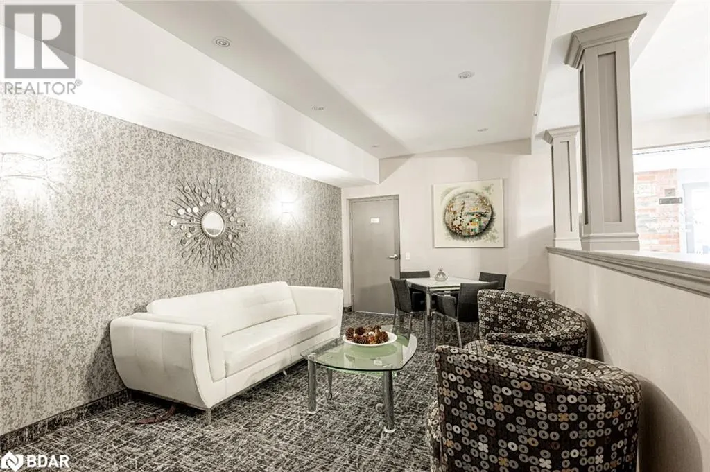 43 FERNDALE Drive S Unit# 305, #305