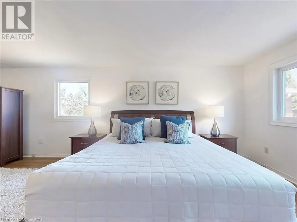 4026 RENFREW Crescent