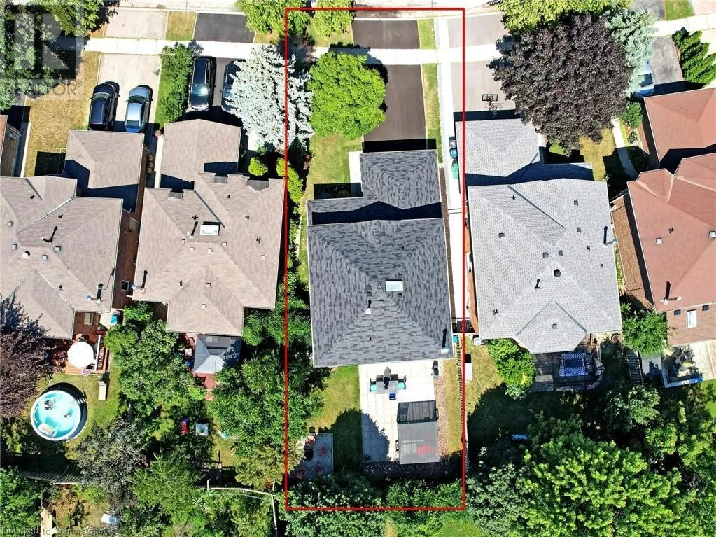 4026 RENFREW Crescent