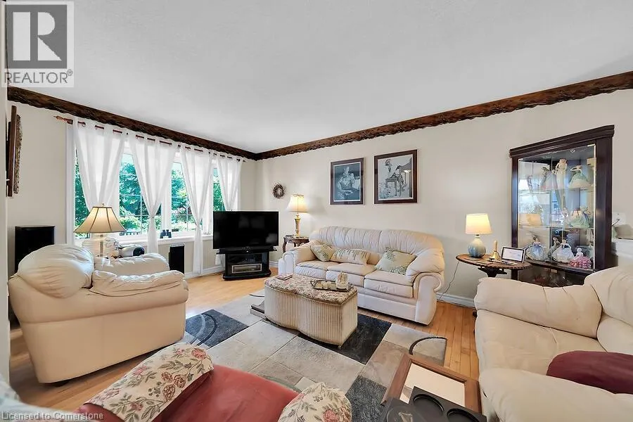 53 CASTLEBURY Drive