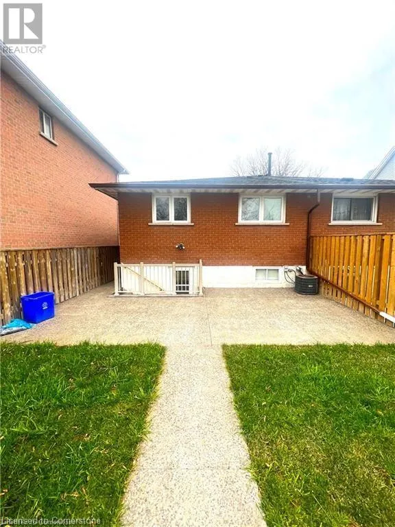 208 PICTON Street E
