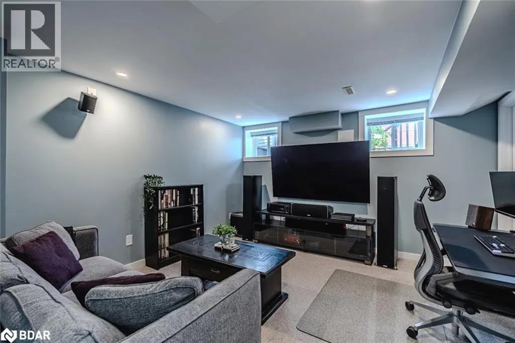 42 SUCCESSION Crescent