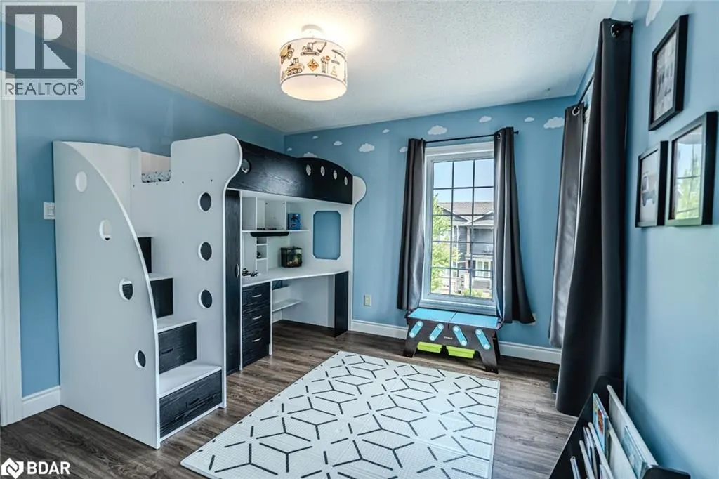 42 SUCCESSION Crescent