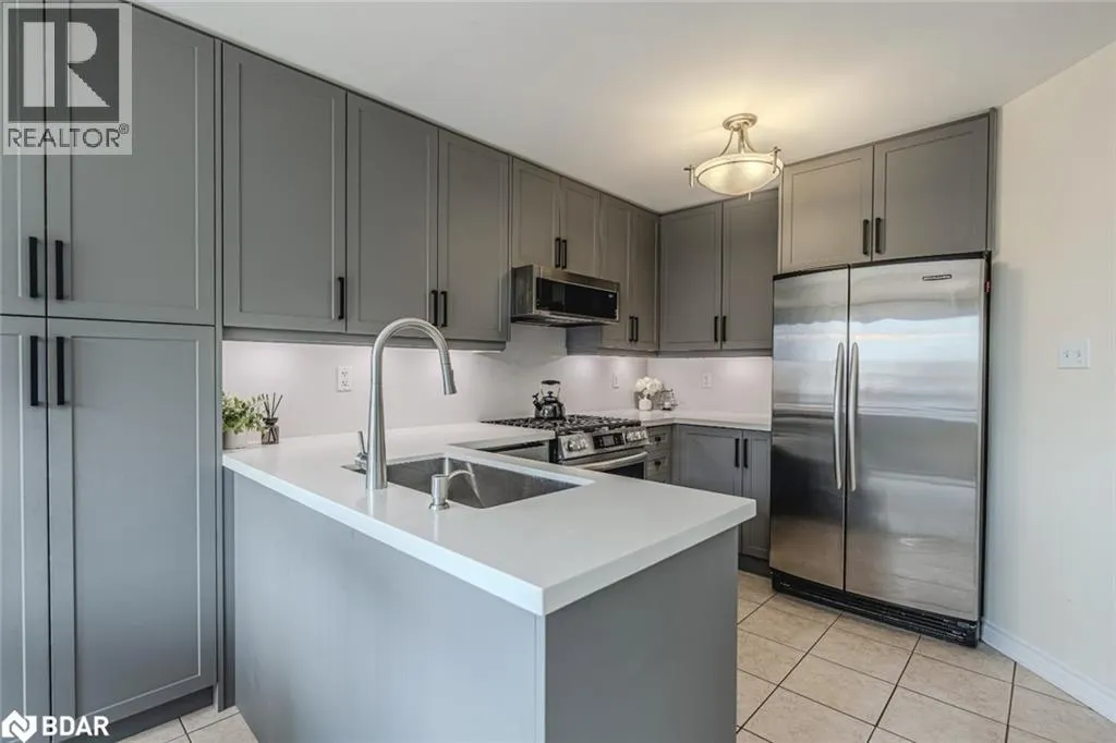 42 SUCCESSION Crescent