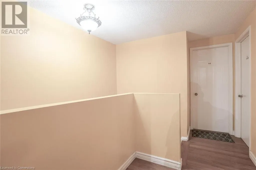 78 GRANDRIDGE Crescent