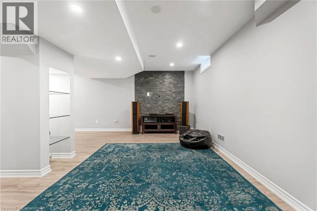 100 SPRINGSTEAD Avenue