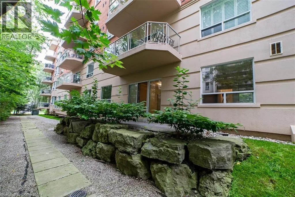 5188 LAKESHORE Road Unit# 104, #104