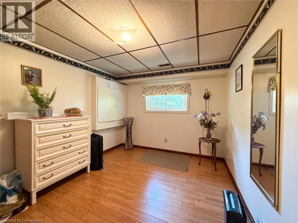 115 LYNNDALE Road