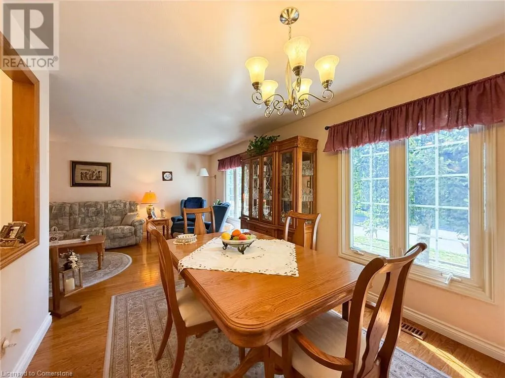 115 LYNNDALE Road