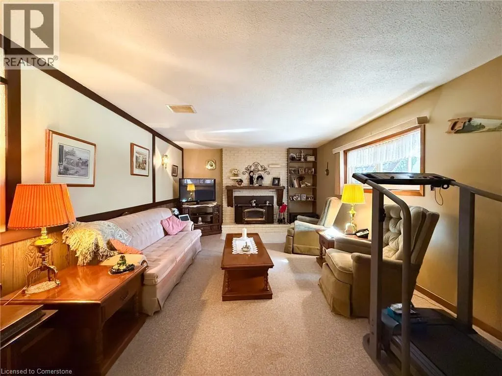 115 LYNNDALE Road