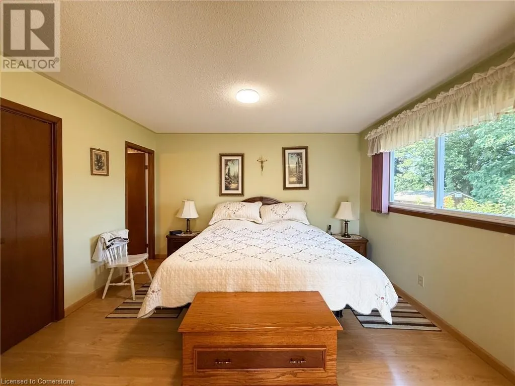 115 LYNNDALE Road