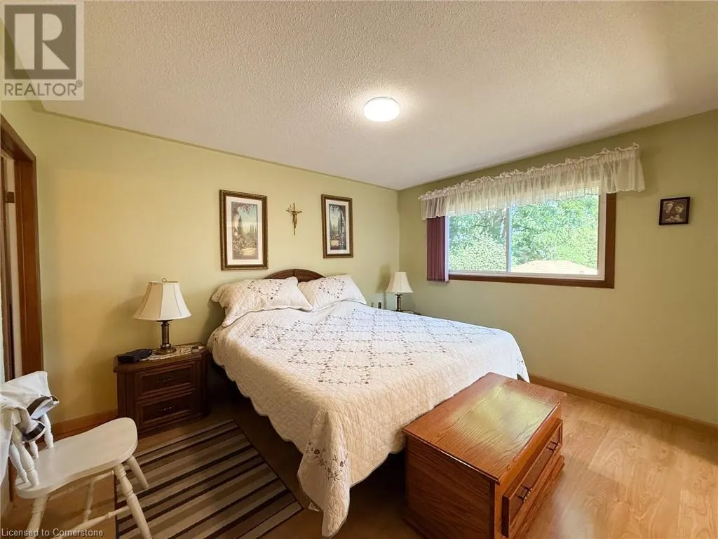 115 LYNNDALE Road