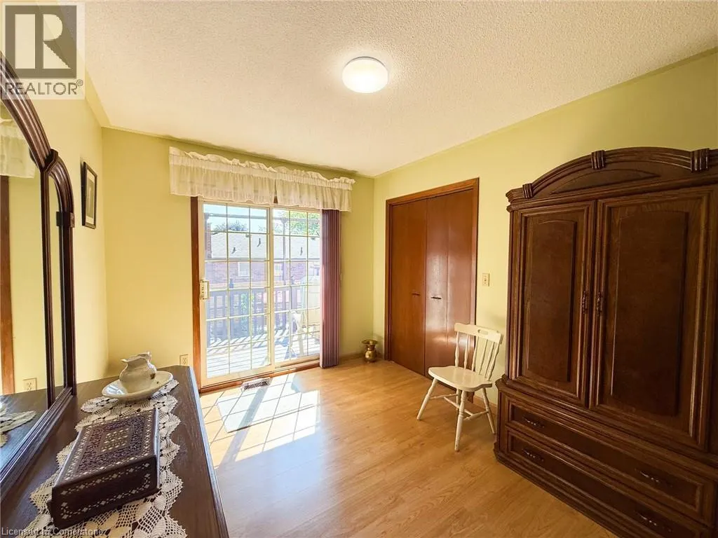 115 LYNNDALE Road