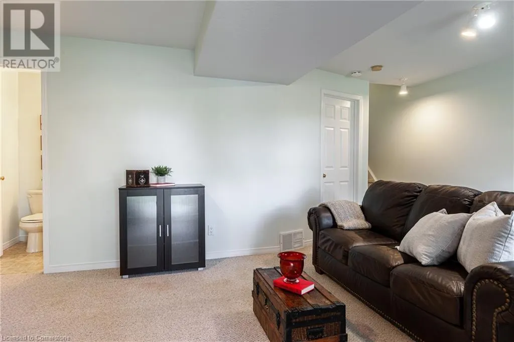 110 ATHLONE Crescent