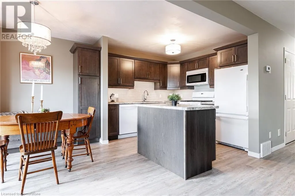 110 ATHLONE Crescent