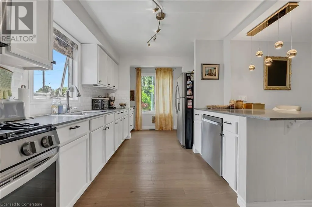 148 LAKESHORE Road