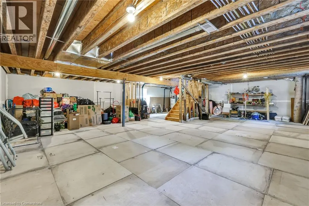 32 NICHOL Street W
