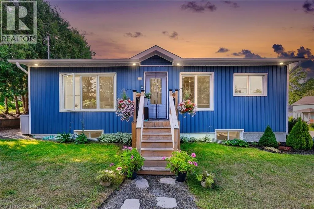 32 NICHOL Street W