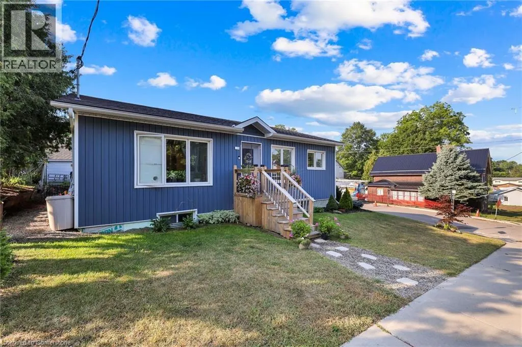 32 NICHOL Street W