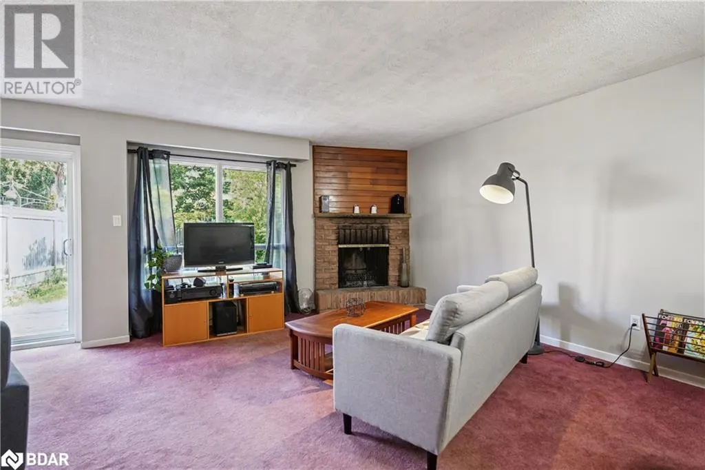 1182 CANBOROUGH Crescent