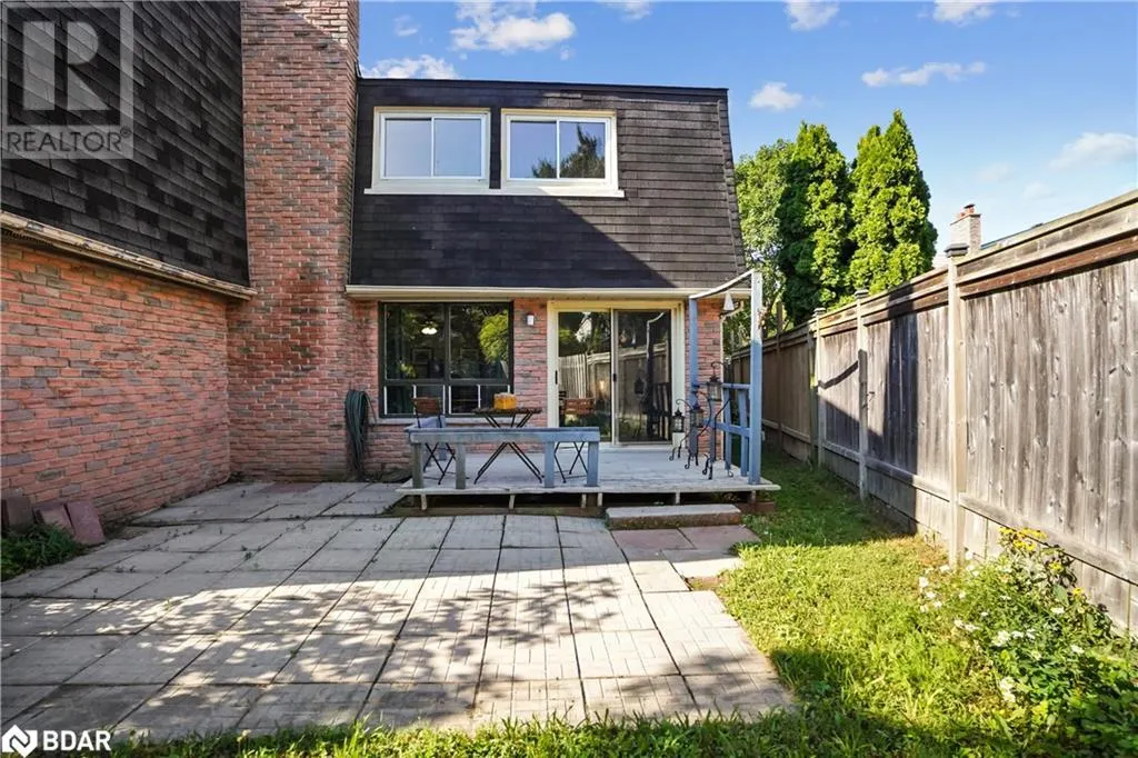 1182 CANBOROUGH Crescent