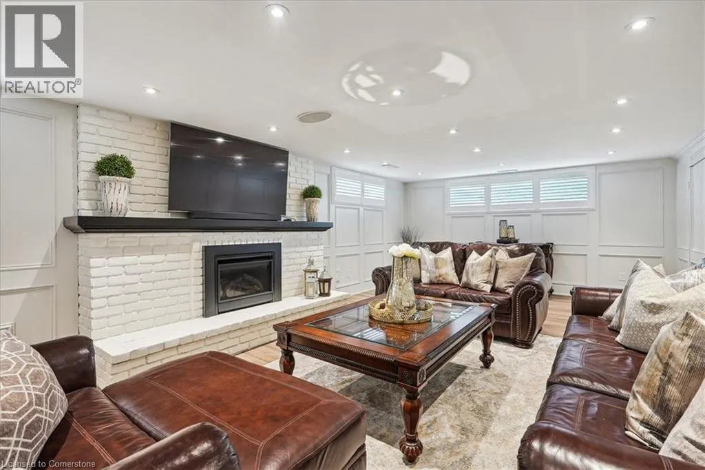 10 AZALEA Court